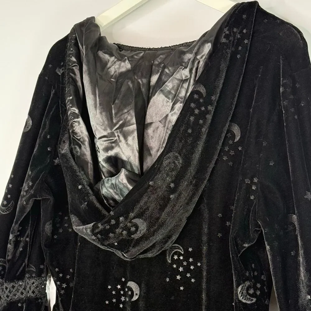 Spirit Halloween Celestial Coven Hooded Velvet Dress in Black - US Women’s XL